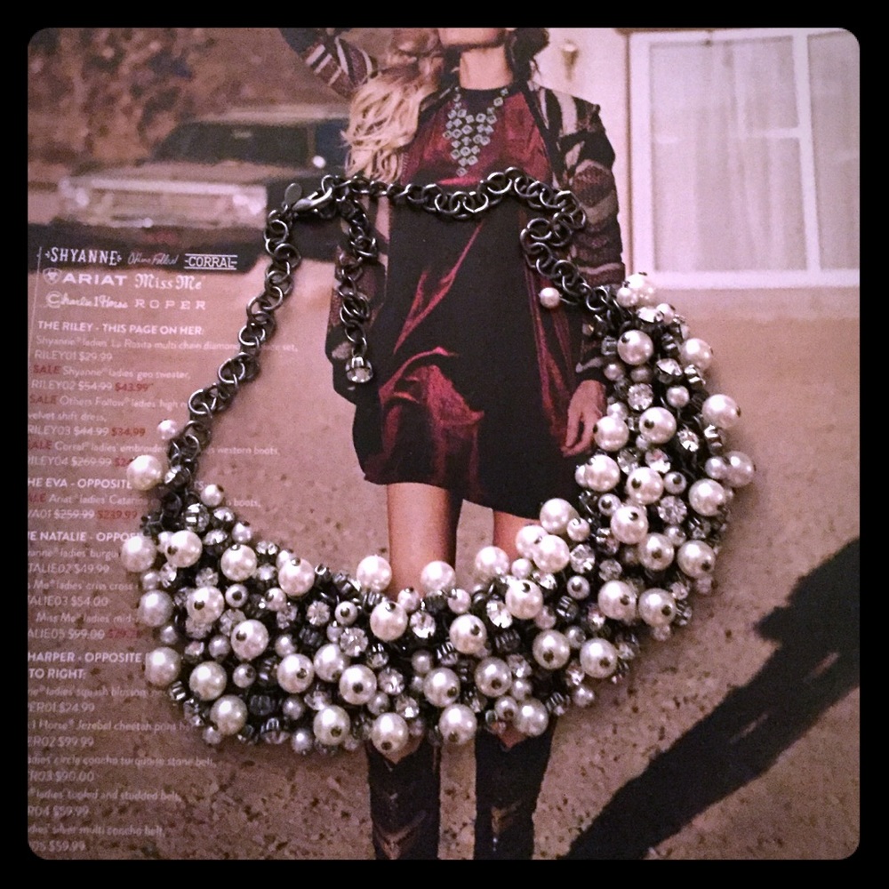 Premier Designs Necklace - Gunmetal and Pearls